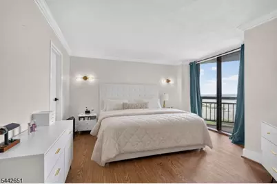 1020 Harmon Cove Tower, Secaucus, NJ 07094 - Photo 23