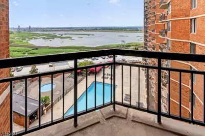 1020 Harmon Cove Tower, Secaucus, NJ 07094 - Photo 37