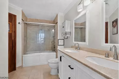 1020 Harmon Cove Tower, Secaucus, NJ 07094 - Photo 25