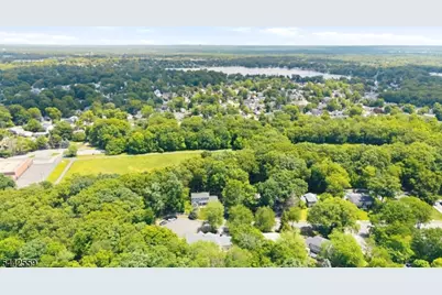 28 Delbrook Rd, Parsippany, NJ 07950 - Photo 41