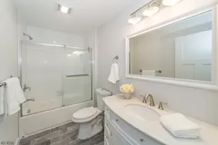6 Chaz Way, Fairfield, NJ 07004 - Photo 17