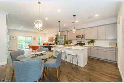 6 Chaz Way, Fairfield, NJ 07004 - Photo 5
