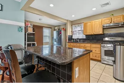 416 Pine St, Roselle, NJ 07203 - Photo 9