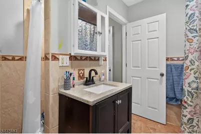 416 Pine St, Roselle, NJ 07203 - Photo 15