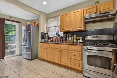 416 Pine St, Roselle, NJ 07203 - Photo 7