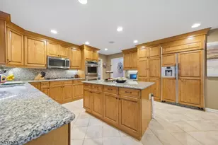 22 Trails End Ct, Westfield Town, NJ 07090 - Photo 9