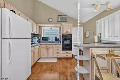 30 Raven Dr, Woodbridge Township, NJ 07067 - Photo 11