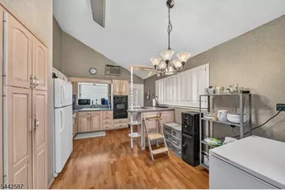 30 Raven Dr, Woodbridge Township, NJ 07067 - Photo 7
