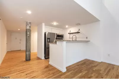 518-536 Gregory Ave #203, Weehawken, NJ 07086 - Photo 5