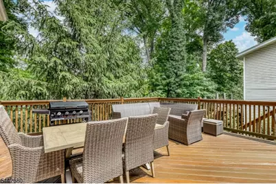 95 Balsam Rd, Wayne, NJ 07470 - Photo 3