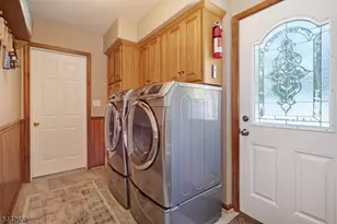 13 Oaklawn Dr, East Hanover Township, NJ 07936 - Photo 15