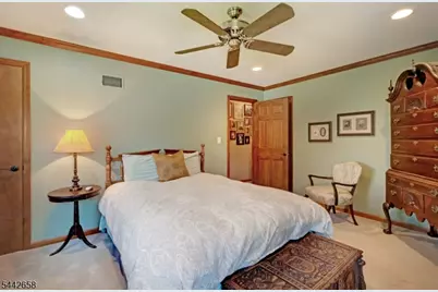 13 Oaklawn Dr, East Hanover Township, NJ 07936 - Photo 21
