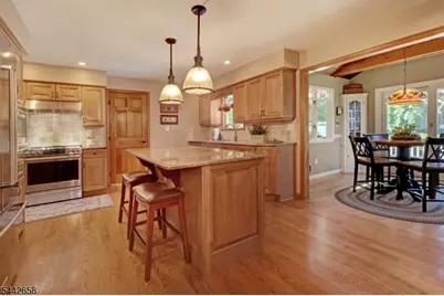 13 Oaklawn Dr, East Hanover Township, NJ 07936 - Photo 7