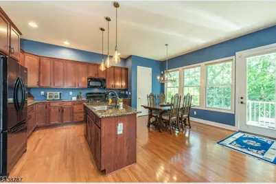 8 Bluffs Ct, Hamburg, NJ 07419 - Photo 17