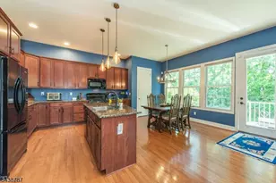 8 Bluffs Ct, Hamburg, NJ 07419 - Photo 17