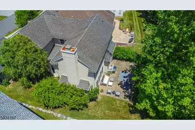 8 Bluffs Ct, Hamburg, NJ 07419 - Photo 7