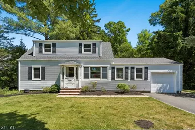 124 Holmes Oval, New Providence, NJ 07974 - Photo 1
