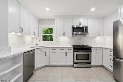 124 Holmes Oval, New Providence, NJ 07974 - Photo 7