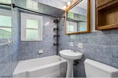 124 Holmes Oval, New Providence, NJ 07974 - Photo 17
