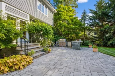 2 Denman Ct, Millburn, NJ 07078 - Photo 37