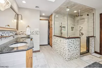 765 Pines Lake Dr, Wayne, NJ 07470 - Photo 21