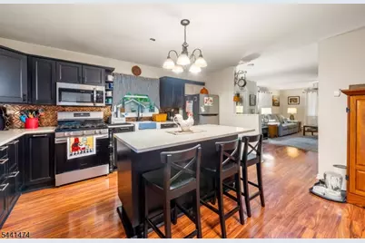 136 Jefferson Trl, Hopatcong, NJ 07843 - Photo 5