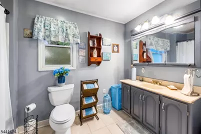 136 Jefferson Trl, Hopatcong, NJ 07843 - Photo 11