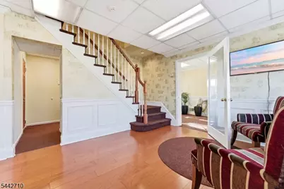 1307 Stuyvesant Ave, Union Township, NJ 07083 - Photo 9