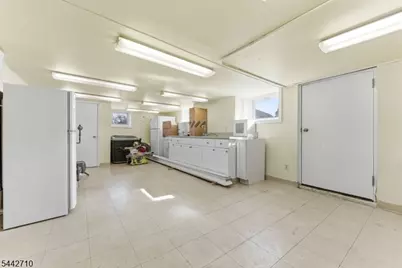 1307 Stuyvesant Ave, Union Township, NJ 07083 - Photo 23