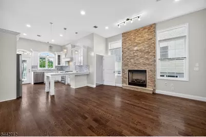 508 2nd Ave #1, Lyndhurst Township, NJ 07071 - Photo 3