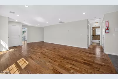 508 2nd Ave #2, Lyndhurst Township, NJ 07071 - Photo 5