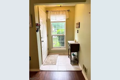 305 Amberleigh Dr, Hopewell Township, NJ 08534 - Photo 3