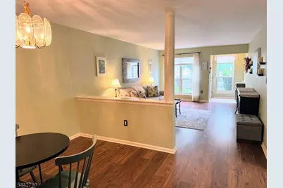 305 Amberleigh Dr, Hopewell Township, NJ 08534 - Photo 7