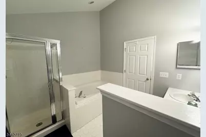 305 Amberleigh Dr, Hopewell Township, NJ 08534 - Photo 17