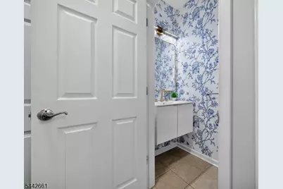 6 Schweinberg Dr, Roseland, NJ 07068 - Photo 23