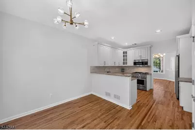 6 Schweinberg Dr, Roseland, NJ 07068 - Photo 3