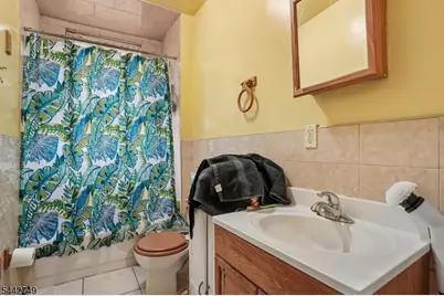 409 N 8th St, Prospect Park, NJ 07508 - Photo 15