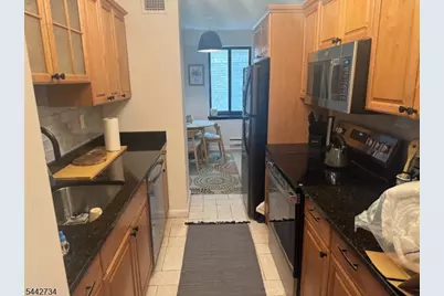 307 Prospect Ave #12E, Hackensack, NJ 07601 - Photo 11