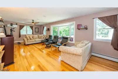 335 Elmira Trl, Hopatcong, NJ 07843 - Photo 3
