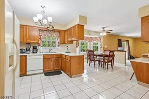 4 Viking Ct, Randolph Township, NJ 07869 - Photo 11