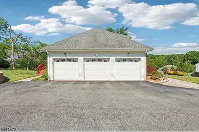 4 Viking Ct, Randolph Township, NJ 07869 - Photo 3