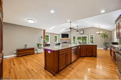 1 Emerson Dr, Livingston, NJ 07039 - Photo 9