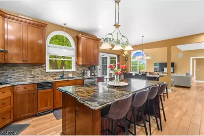 3 Regal Way, Raritan Township, NJ 08822 - Photo 9