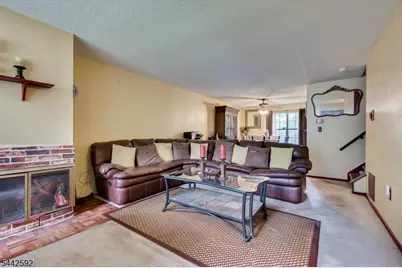 11 Tracy Ct, Franklin Township, NJ 08823 - Photo 3