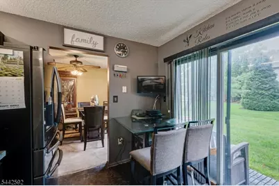 11 Tracy Ct, Franklin Township, NJ 08823 - Photo 11