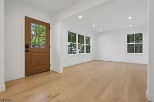 14 Maplewood Dr, Livingston, NJ 07039 - Photo 11