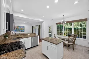 10 Camlet Ct, Roseland, NJ 07068 - Photo 5