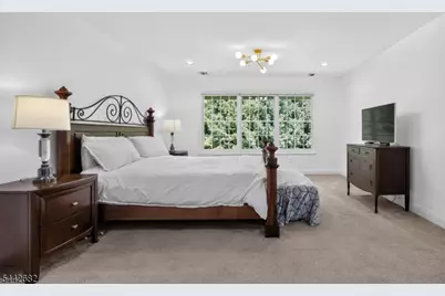 10 Camlet Ct, Roseland, NJ 07068 - Photo 25