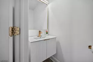 10 Camlet Ct, Roseland, NJ 07068 - Photo 19