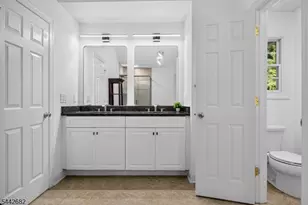 10 Camlet Ct, Roseland, NJ 07068 - Photo 29